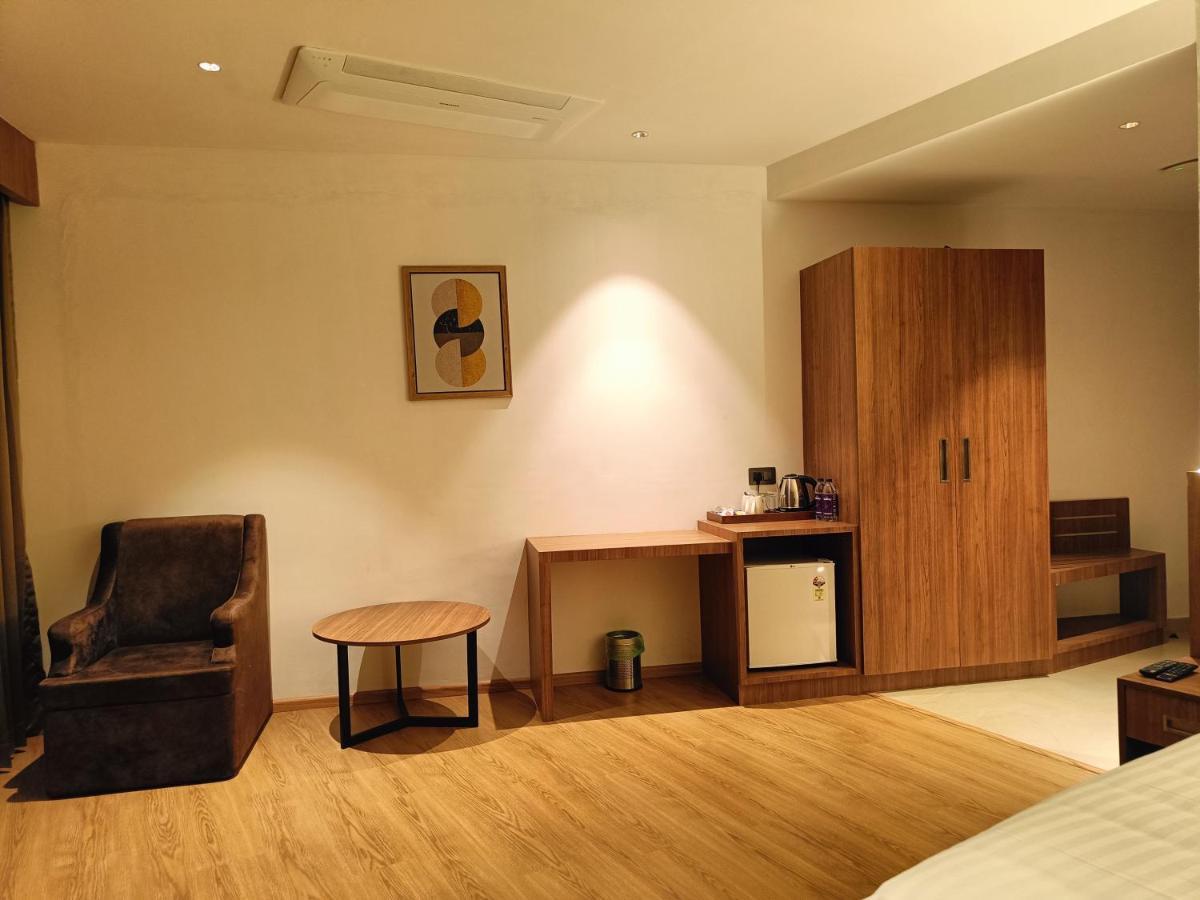 Hotel Sky Sierra Wayanad Калпата Екстериор снимка