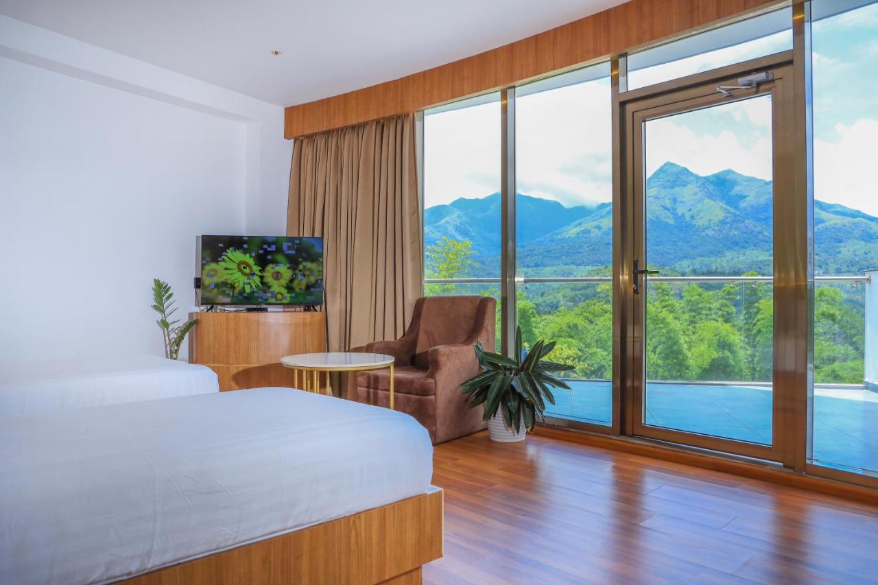 Hotel Sky Sierra Wayanad Калпата Екстериор снимка