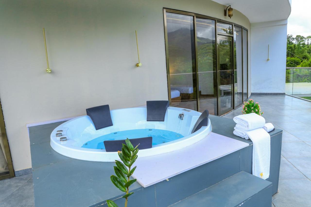 Hotel Sky Sierra Wayanad Калпата Екстериор снимка