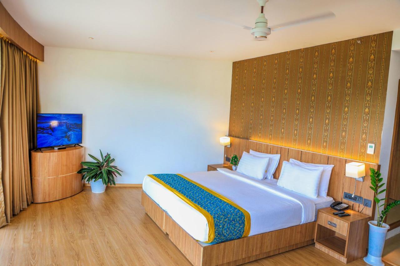 Hotel Sky Sierra Wayanad Калпата Екстериор снимка