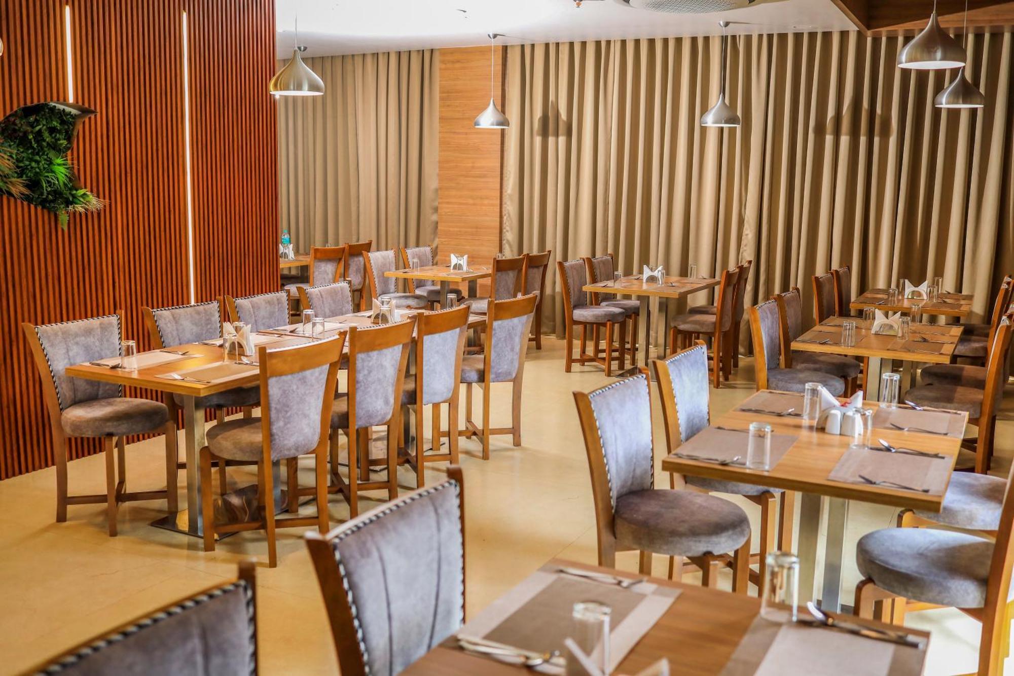 Hotel Sky Sierra Wayanad Калпата Екстериор снимка